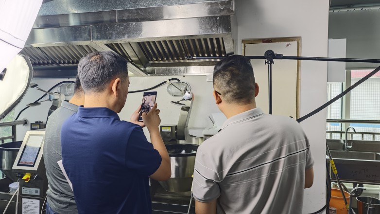 炒菜機器人席卷餐飲，預制菜迎來終結(jié)者？|餐飲界